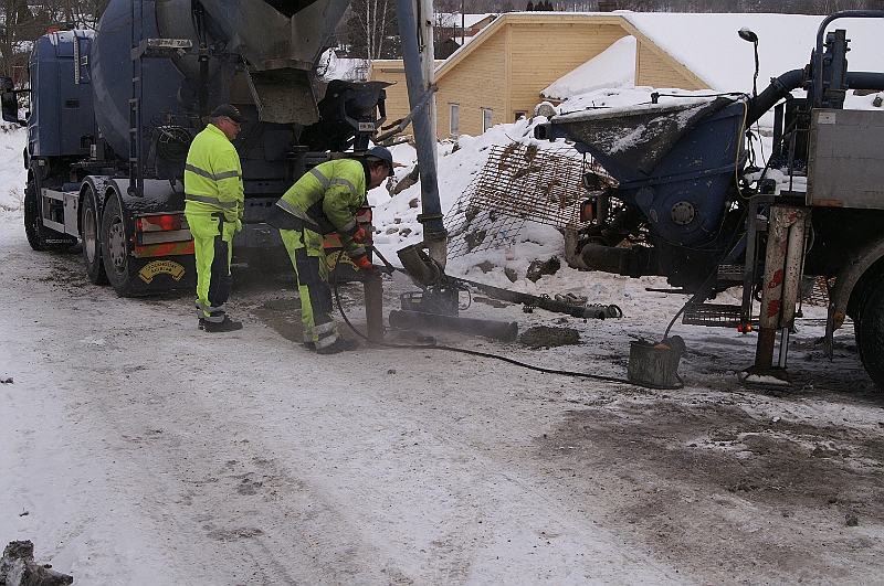 PICT9258.JPG - Rengörning efter cementpåfyllning